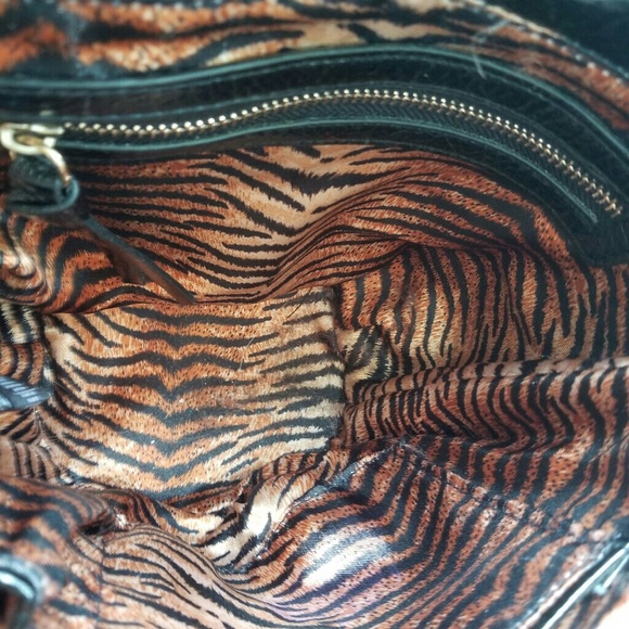 Ed Hardy Purse Tiger Chain Detail New Without Tags - Picture 8 of 8